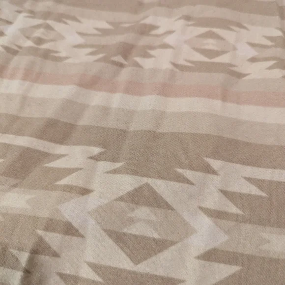 Sonoma 3/4 zip pull over flannel Aztec print large - Picture 9 of 11